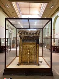 tour-listing-details-slide