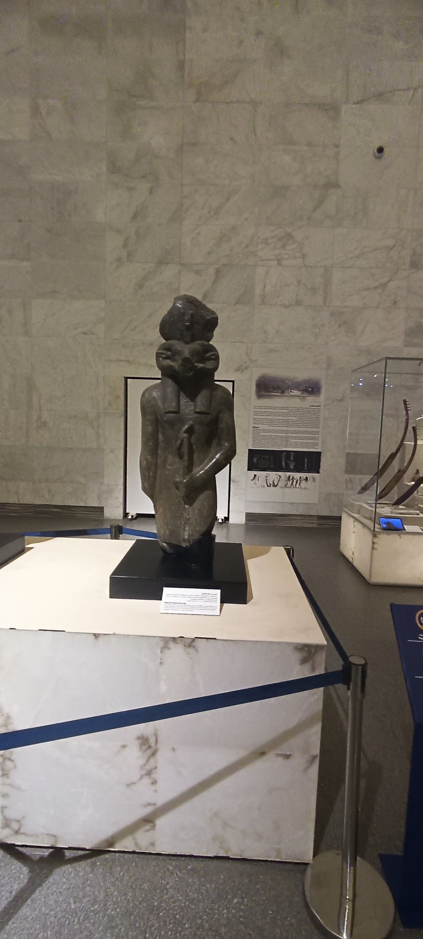 tour-listing-details-slide