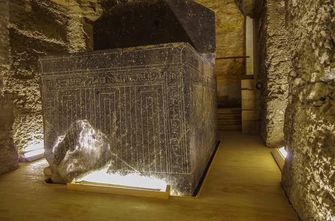 tour-listing-details-slide